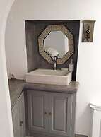 OIA Unique Homes by K&K