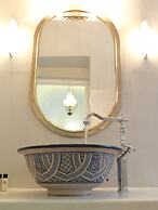 OIA Unique Homes by K&K