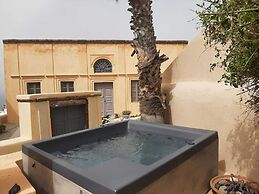 OIA Unique Homes by K&K