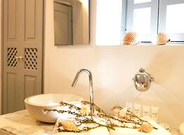 OIA Unique Homes by K&K