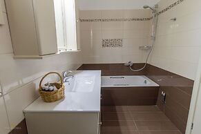 Iphimedeia Apartments & Suites