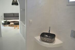 Iphimedeia Apartments & Suites