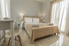 Iphimedeia Apartments & Suites
