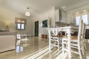 Iphimedeia Apartments & Suites