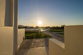 Iphimedeia Apartments & Suites