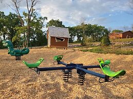 Single Island Shores