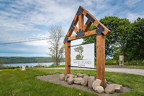 Single Island Shores