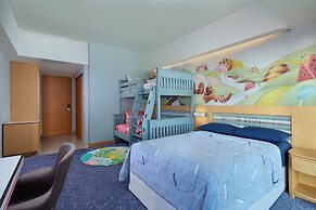 Four Points by Sheraton Surabaya, Tunjungan Plaza