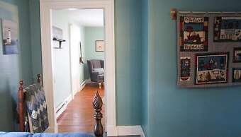 Grand Oak Manor Bed & Breakfast