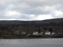 Grand Oak Manor Bed & Breakfast