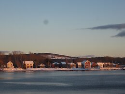 Grand Oak Manor Bed & Breakfast