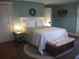 Grand Oak Manor Bed & Breakfast