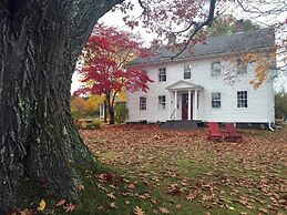 Grand Oak Manor Bed & Breakfast