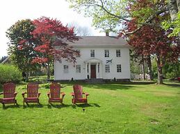 Grand Oak Manor Bed & Breakfast