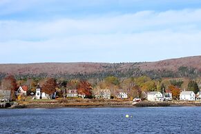 Grand Oak Manor Bed & Breakfast