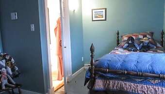 Grand Oak Manor Bed & Breakfast