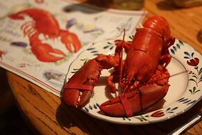 Grand Oak Manor Bed & Breakfast