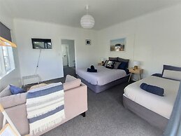 Surf N Stay Whangamata