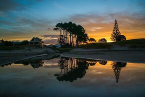 Surf N Stay Whangamata