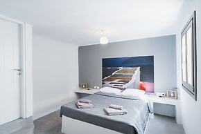 Sea Rock & Sky Private Residence