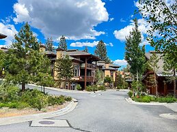 Juniper Crest 1 4 Bedroom Townhouse by RedAwning