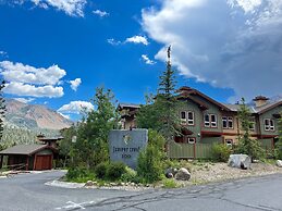 Juniper Crest 1 4 Bedroom Townhouse by RedAwning