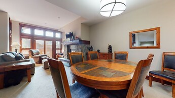 Juniper Crest 6 3 Bedroom Townhouse by RedAwning