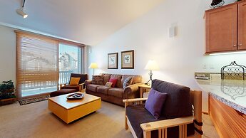 Snowcreek V 1005 2 Bedroom Townhouse by RedAwning