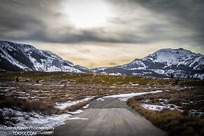 Snowcreek II #253 1 Bedroom Condo by RedAwning