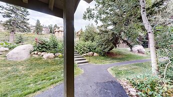 Snowcreek II #253 1 Bedroom Condo by RedAwning