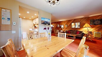 Snowcreek II #253 1 Bedroom Condo by RedAwning