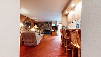 Snowcreek II #253 1 Bedroom Condo by RedAwning