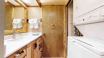 Snowcreek II #253 1 Bedroom Condo by RedAwning