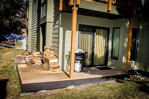 Snowcreek II #253 1 Bedroom Condo by RedAwning