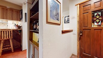 Snowcreek II #253 1 Bedroom Condo by RedAwning