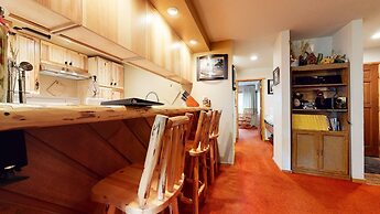 Snowcreek II #253 1 Bedroom Condo by RedAwning