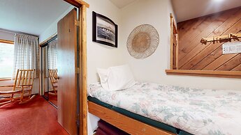 Snowcreek II #253 1 Bedroom Condo by RedAwning