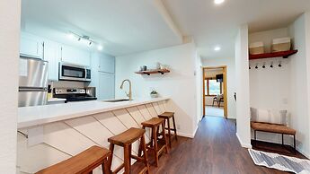 Snowcreek III 441 Pet-Friendly, BBQ Grill, Updated and On the Snowcree