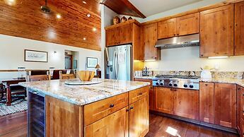 Graystone 2088 4 Bedroom Home by RedAwning