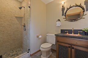 Stonegate #5 5 Bedroom Home by RedAwning