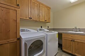 Stonegate #5 5 Bedroom Home by RedAwning