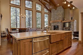 Stonegate #5 5 Bedroom Home by RedAwning