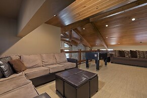 Stonegate #5 5 Bedroom Home by RedAwning