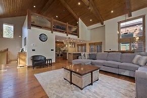 Stonegate #5 5 Bedroom Home by RedAwning