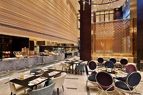 AlRayyan Hotel Doha, Curio Collection by Hilton