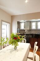 Lowena Cafe and Accommodation