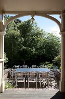 Lowena Cafe and Accommodation