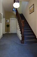 Lowena Cafe and Accommodation