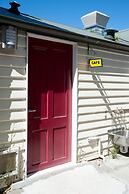 Lowena Cafe and Accommodation