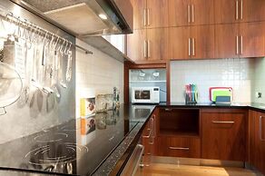 Lowena Cafe and Accommodation